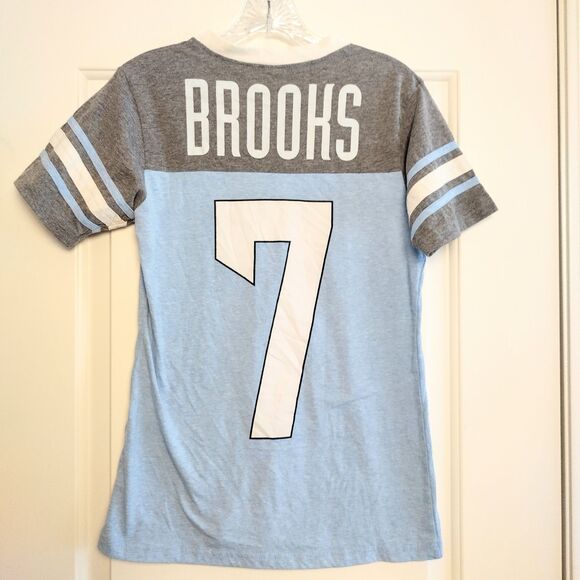 Garth Brooks Stadium Tour Football V Neck T Shirt Womens M Country Cowboy Y2Kc - Picture 2 of 5